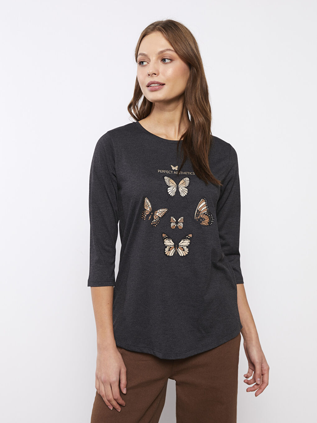 მრგვალი საყელო ნაბეჭდი მაისური ქალებისთვის-1