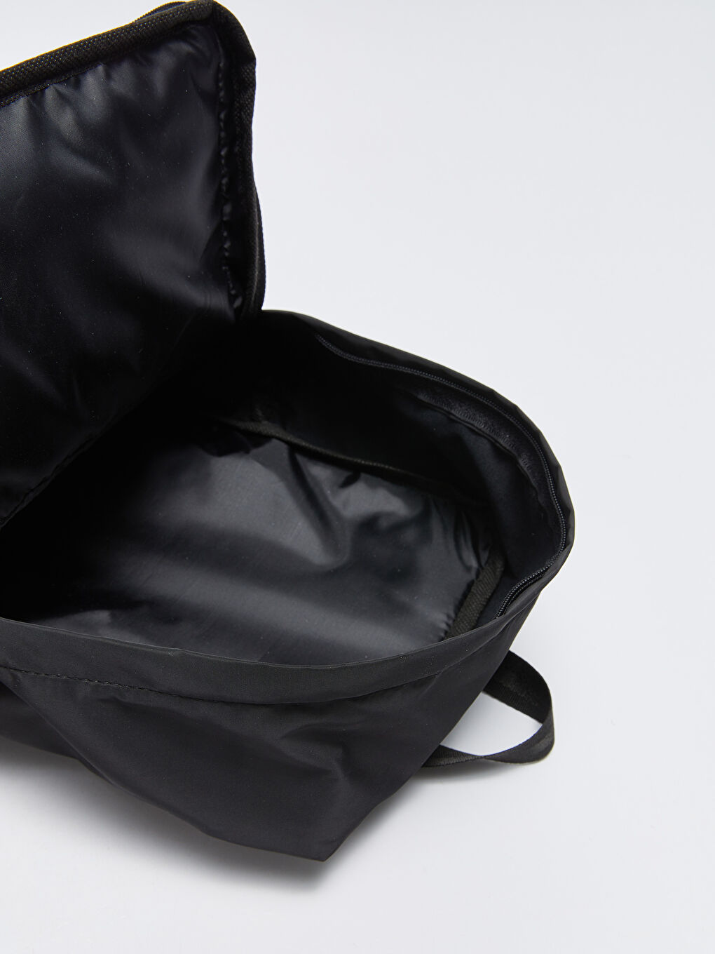 Siyah Baskılı 3D Aplike Detaylı Kız Çocuk Sırt Çantası-3