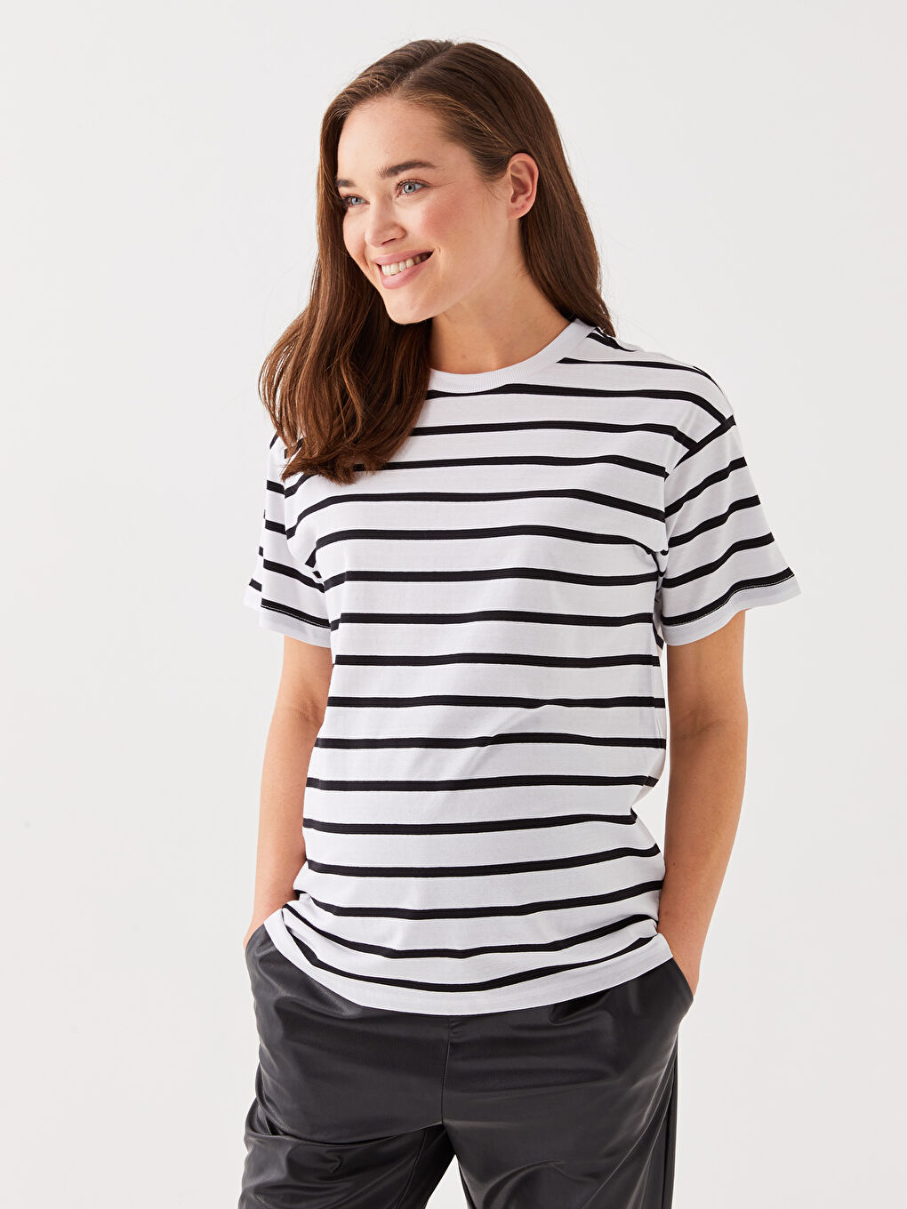 LCWAIKIKI Maternity Crew Neck Striped Short Sleeve Maternity T-Shirt -S37481Z8-LEG