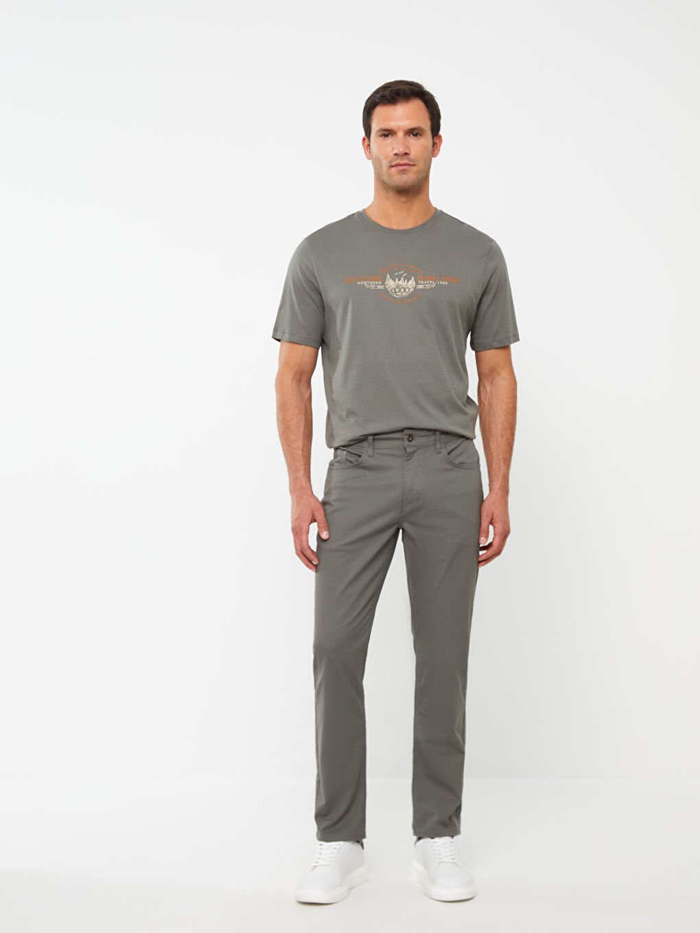 LCWAIKIKI Classic Slim Fit Gabardine Men's Chino Trousers -S37632Z8-P5X