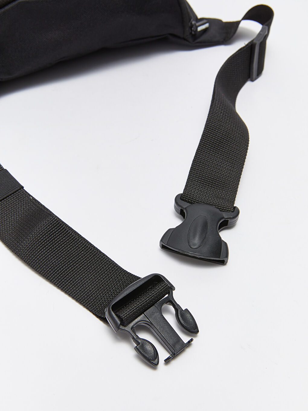 Siyah Etiket Detaylı Erkek Bel Çantası-4