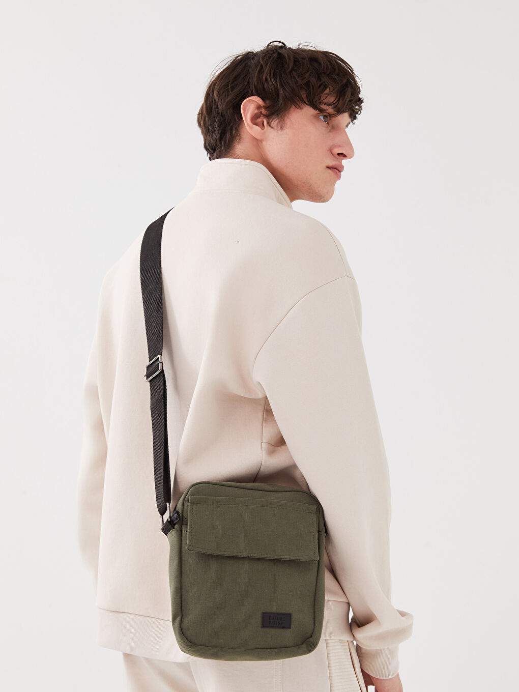 حقيبة كروس بودي مفصلة للرجال