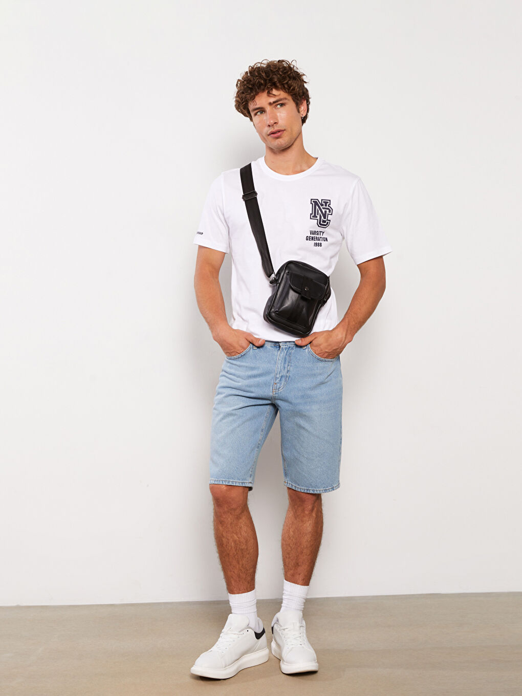 Siyah Deri Görünümlü Erkek Çapraz Çanta-1