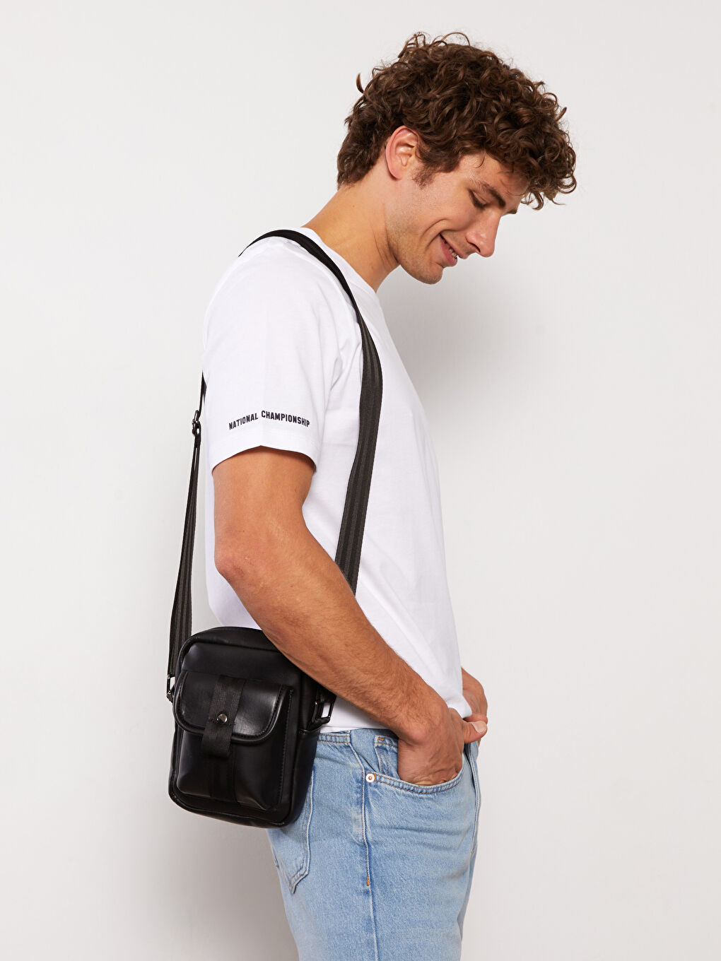 Siyah Deri Görünümlü Erkek Çapraz Çanta-2