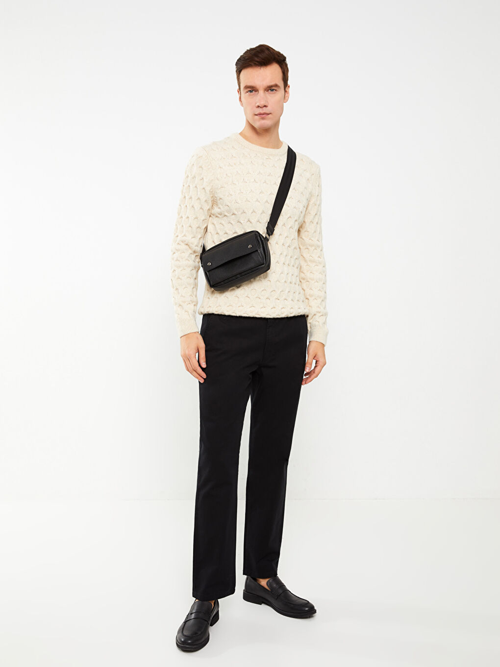 Siyah Deri Görünümlü Erkek Çapraz Çanta-1