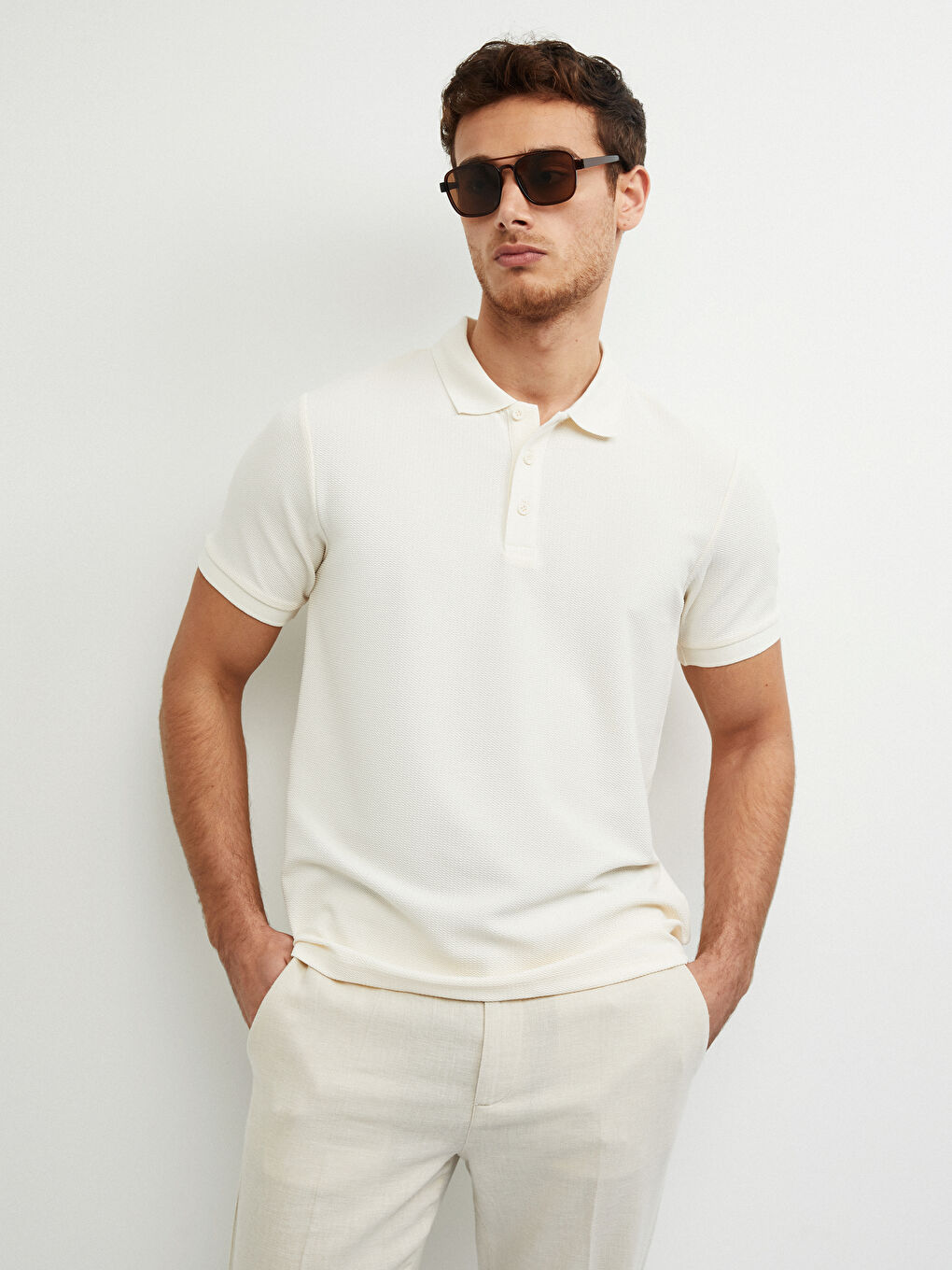 تيشيرت ياقة بولو كم قصير للرجال