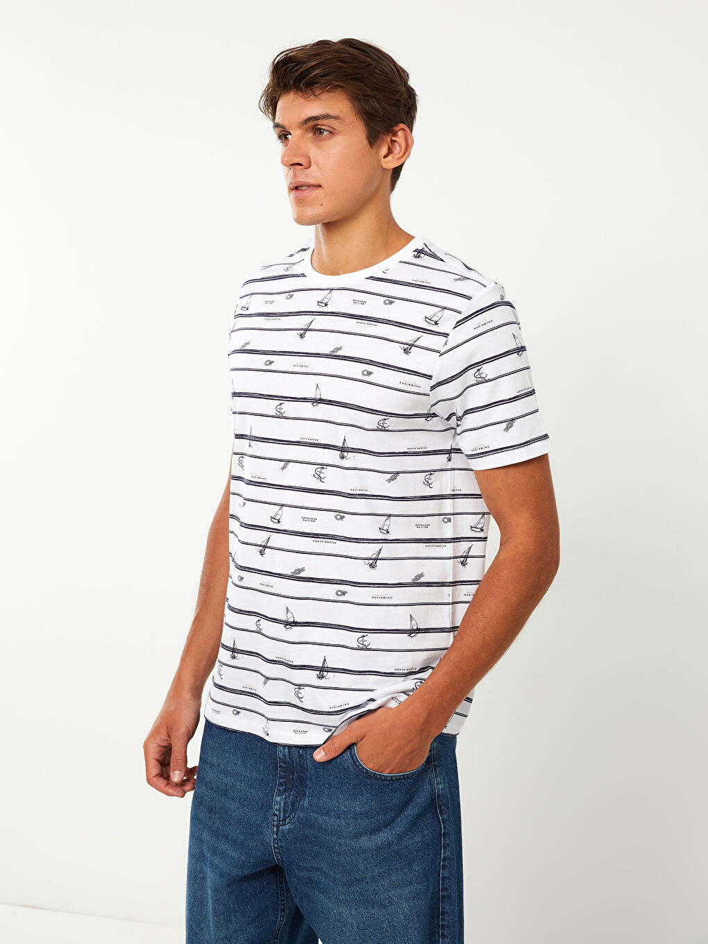 Beyaz Bisiklet Yaka Kısa Kollu Desenli Penye Erkek Tişört