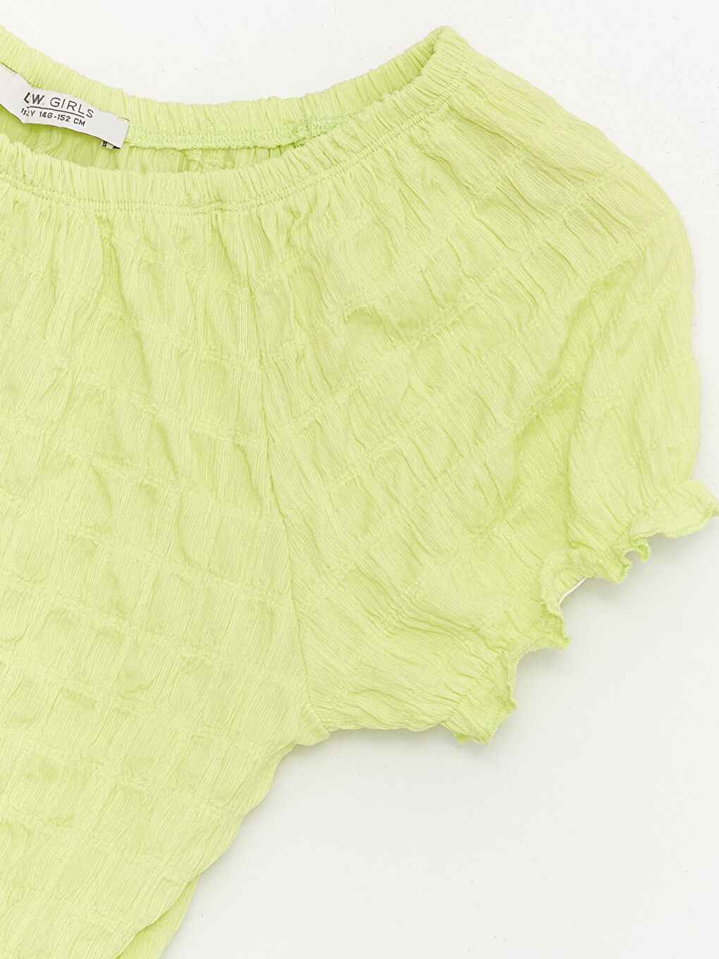 მრგვალი საყელო მოკლე სახელო გოგონებისთვის მაისური-2