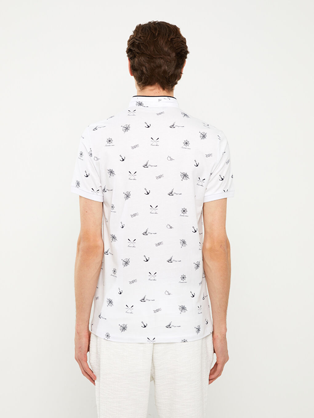 تي شيرت رجالي بكم قصير وياقة مندرين منقوش-4