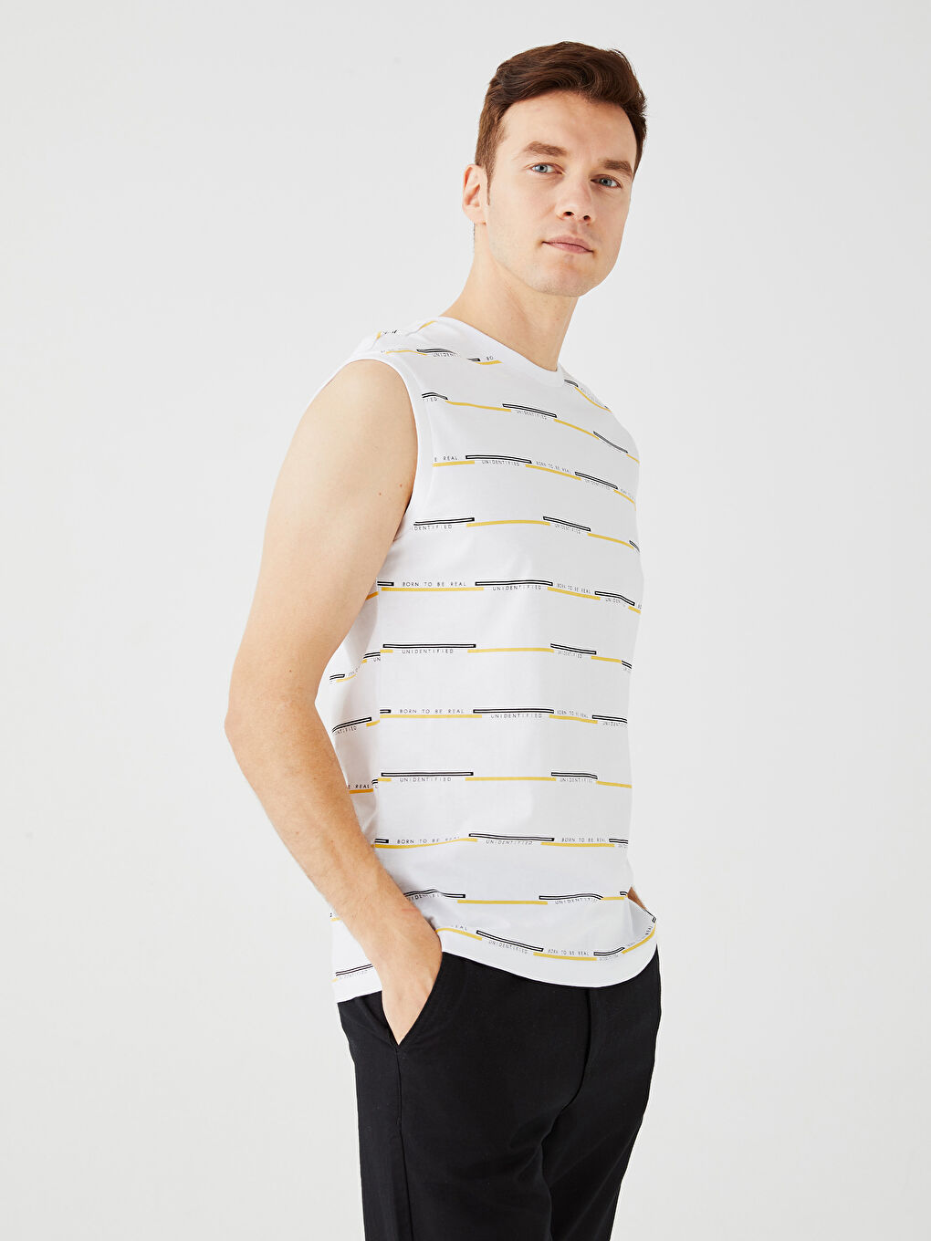 Beyaz Bisiklet Yaka Baskılı Erkek Kolsuz Tişört