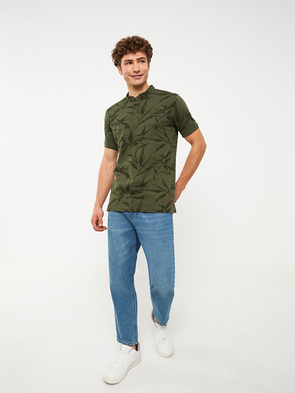 Футболка с воротником-стойка, коротким рукавом и узором для мужчин-2