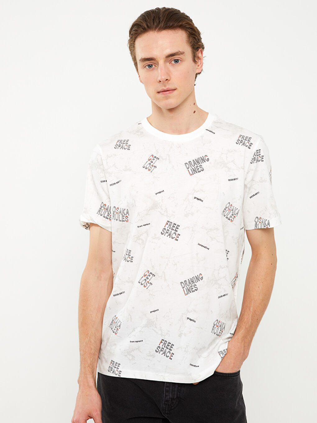 Beyaz Bisiklet Yaka Kısa Kollu Baskılı Penye Erkek Tişört
