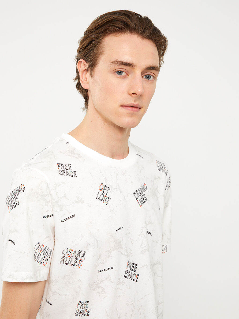 Beyaz Bisiklet Yaka Kısa Kollu Baskılı Penye Erkek Tişört-1