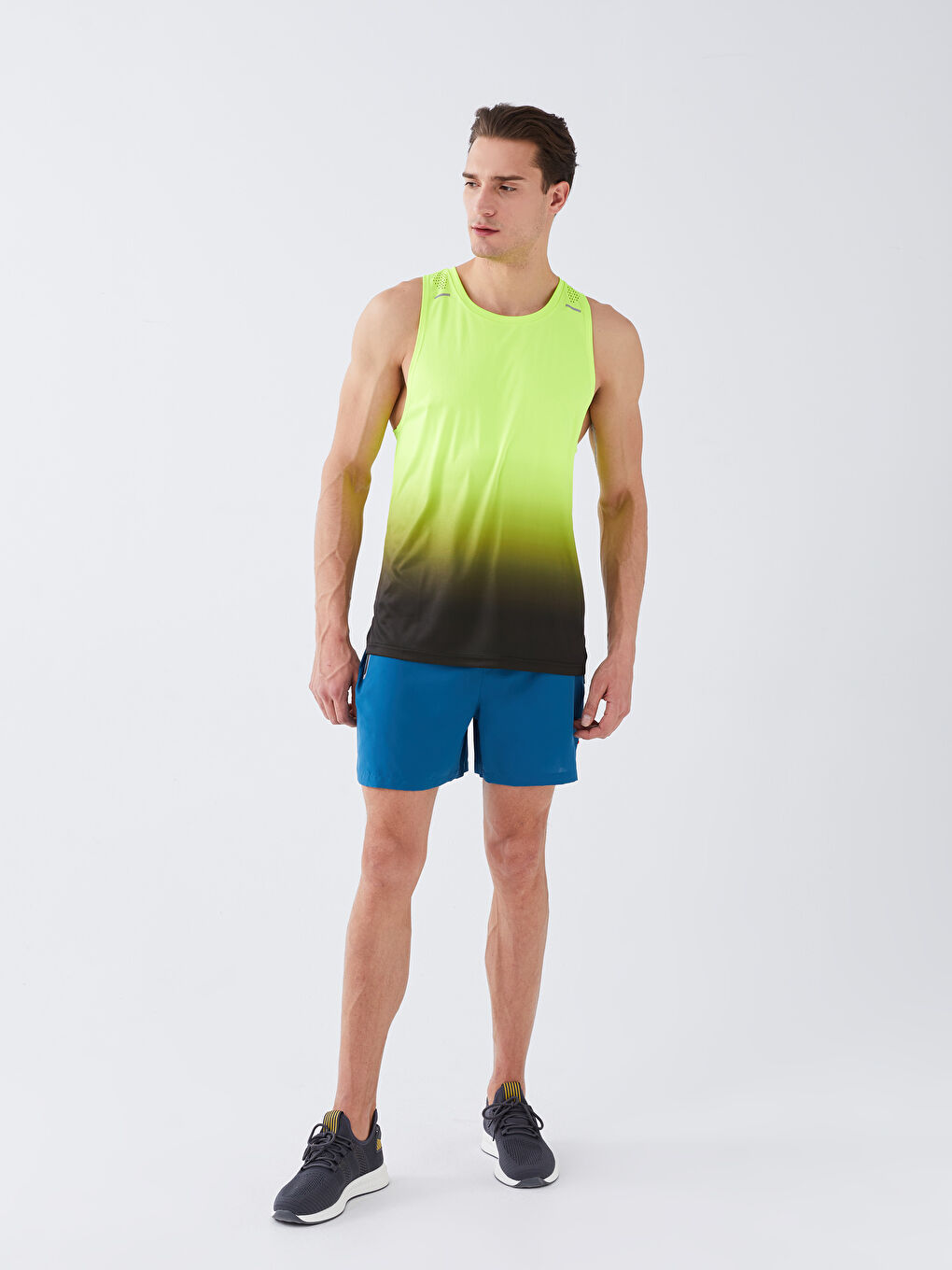 Спортивные шорты слим-фит для мужчин-1