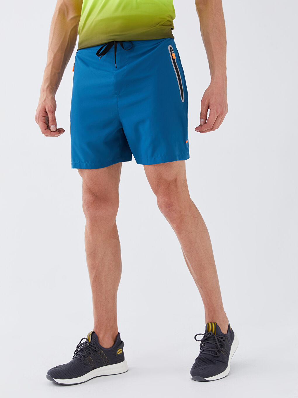 Спортивные шорты слим-фит для мужчин-2