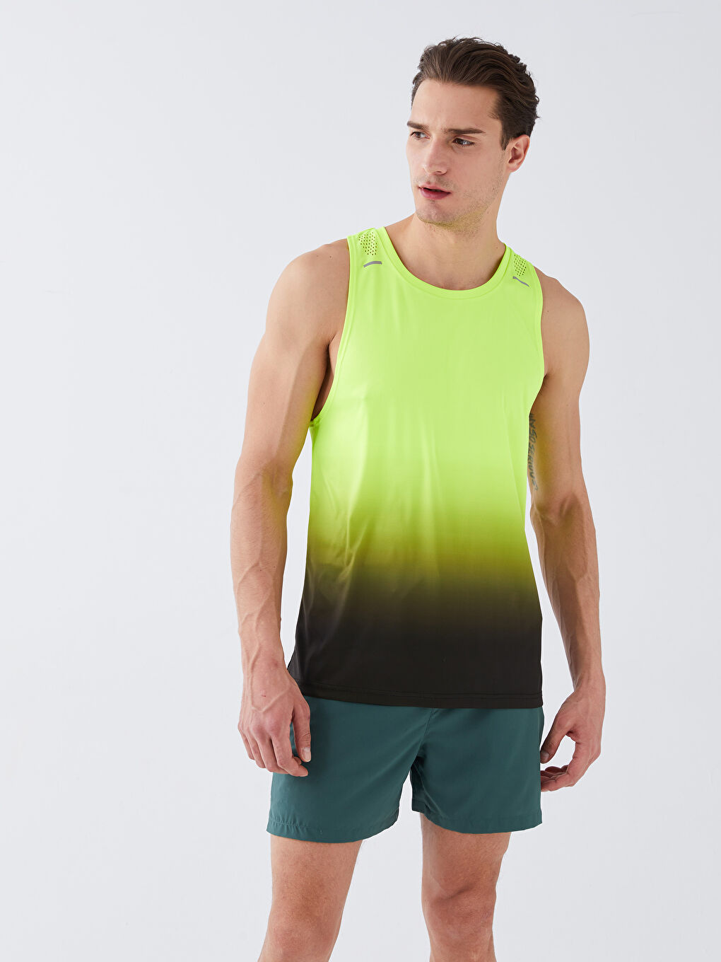 Спортивные шорты слим-фит для мужчин-2