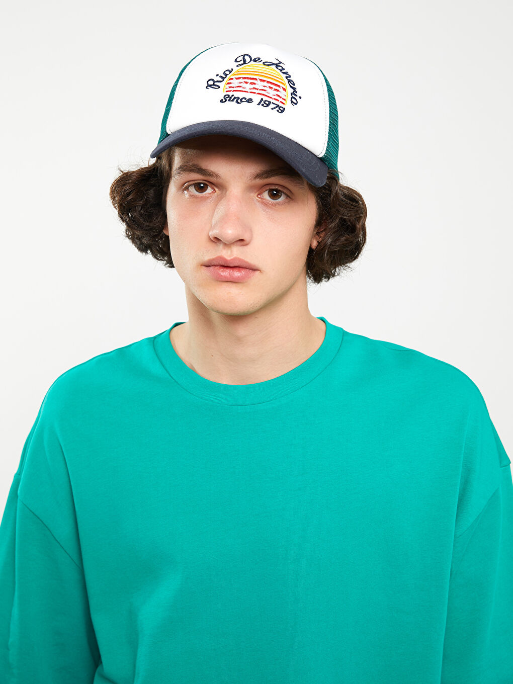 Lacivert Yazı Nakışlı Erkek Kep Şapka