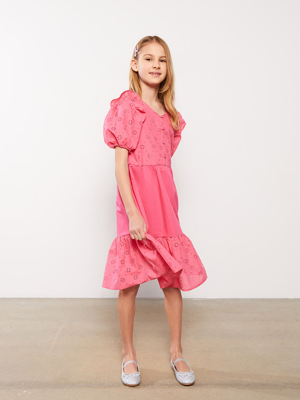 Rochie pentru Fete cu Decolteu în V, Detalii Festonate și Mânecă Scurtă-1