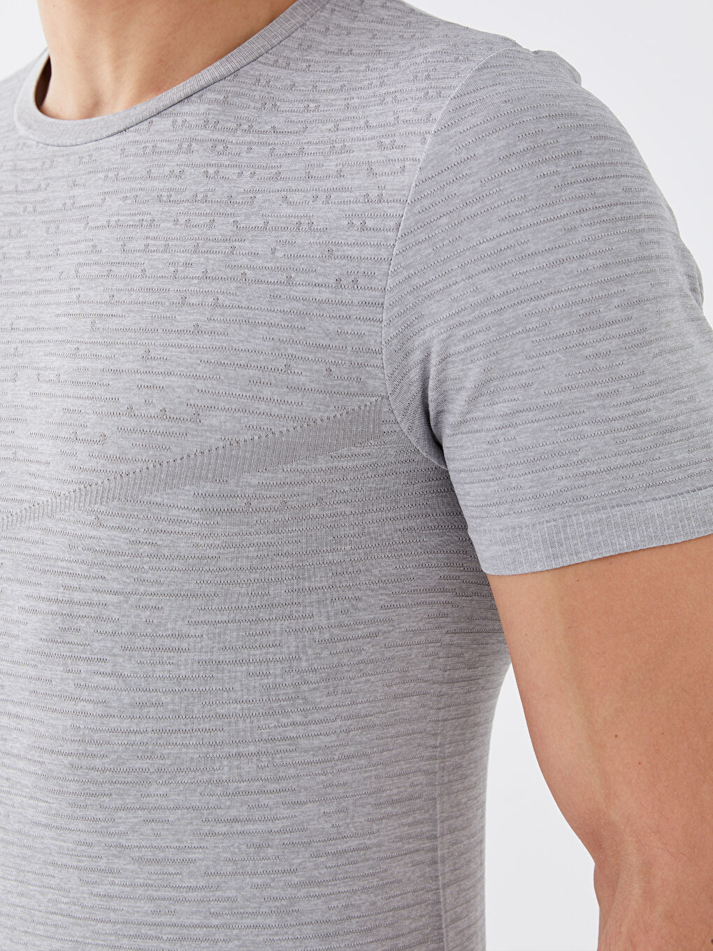 Gri Bisiklet Yaka Kısa Kollu Erkek Spor Tişört-4