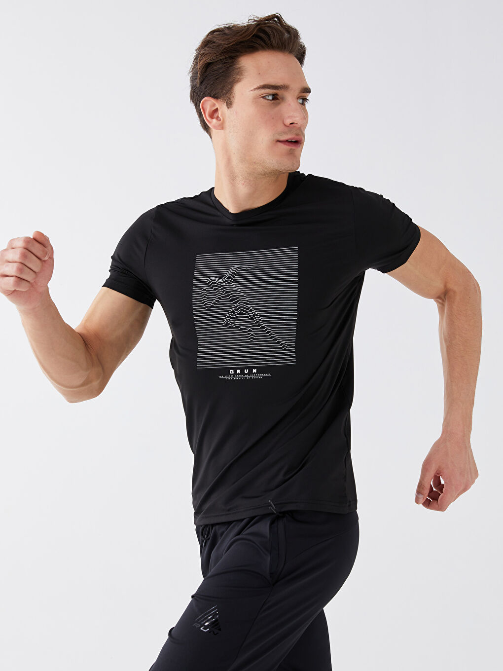 Siyah Bisiklet Yaka Kısa Kollu Erkek Spor Tişört-1