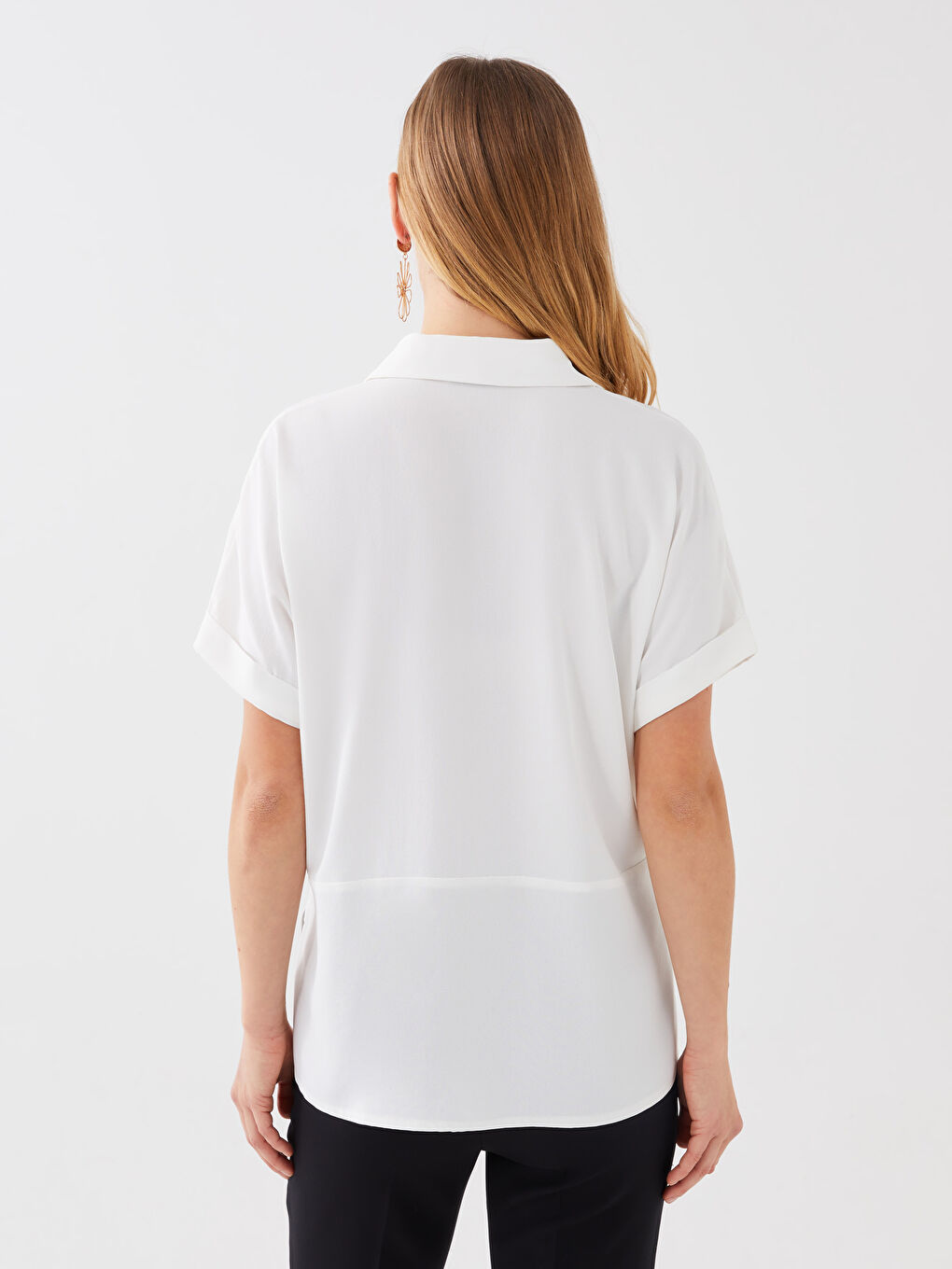 Ekru Gizli Düğme Kapamalı Düz Kısa Kollu Kadın Gömlek-4