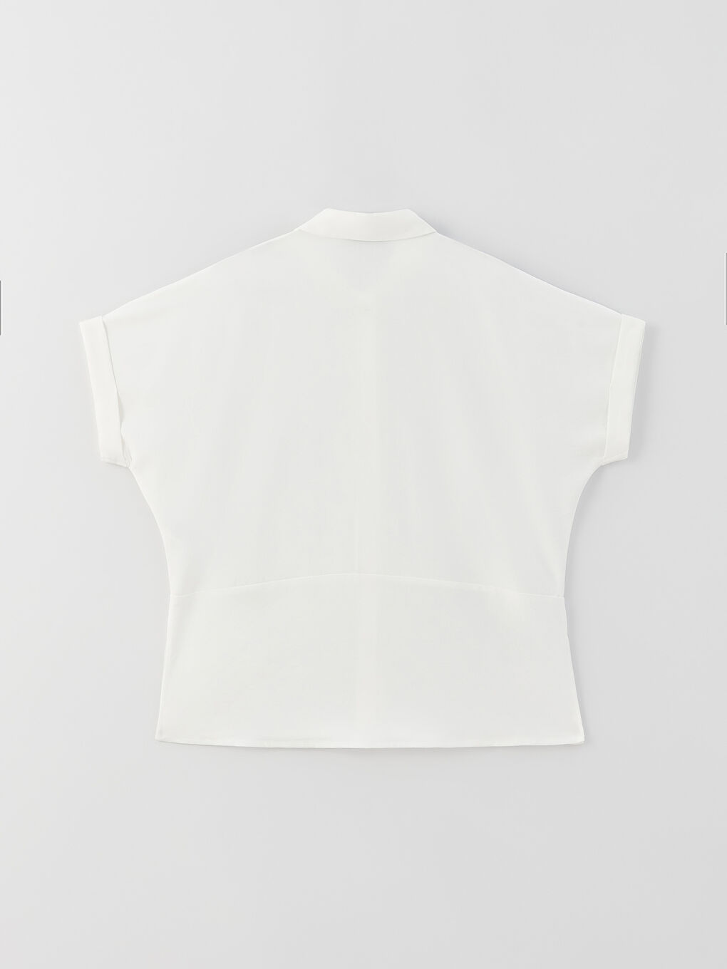 Ekru Gizli Düğme Kapamalı Düz Kısa Kollu Kadın Gömlek-6