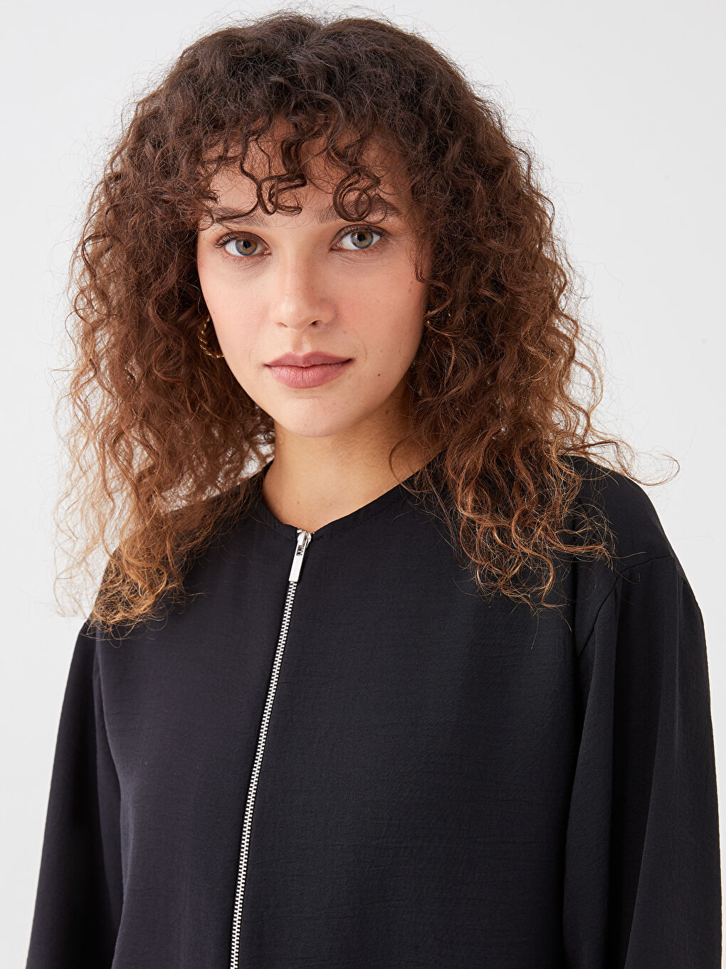 جاكيت نسائي كم طويل سادة بياقة دائرية-1