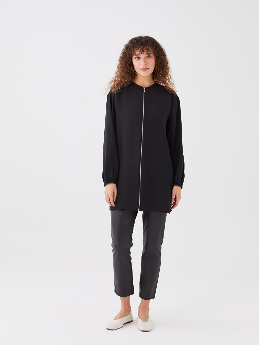 جاكيت نسائي كم طويل سادة بياقة دائرية-3