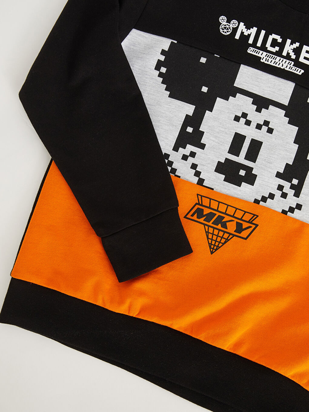 سويت شيرت كم طويل مطبوع ميكي ماوس بياقة دائرية للأولاد-1