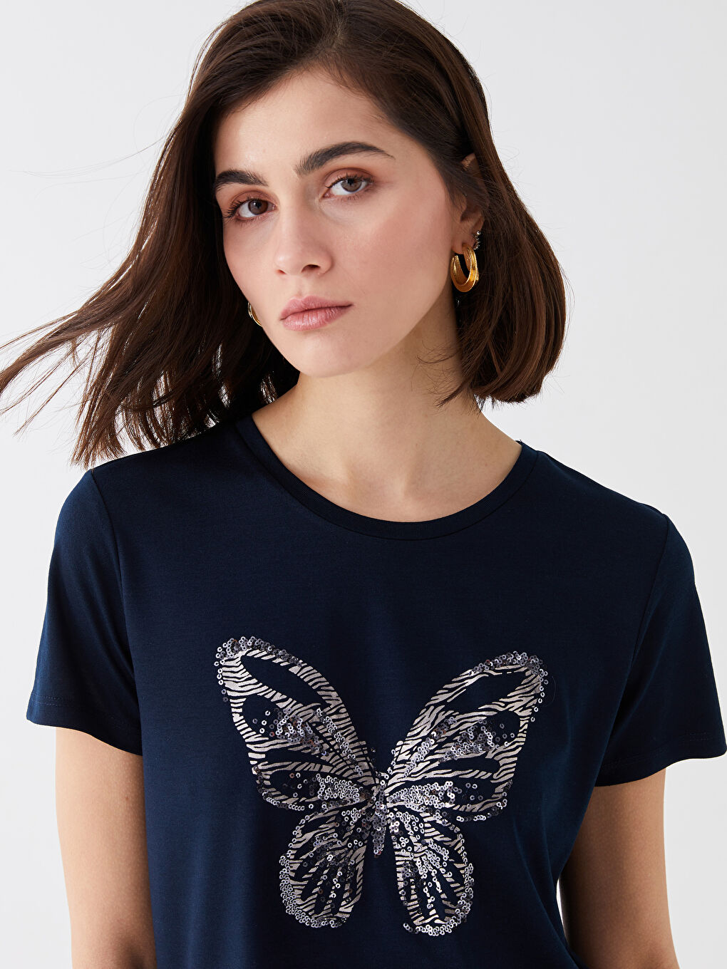 Футболка с круглым вырезом, пайетками и коротким рукавом для женщин-3