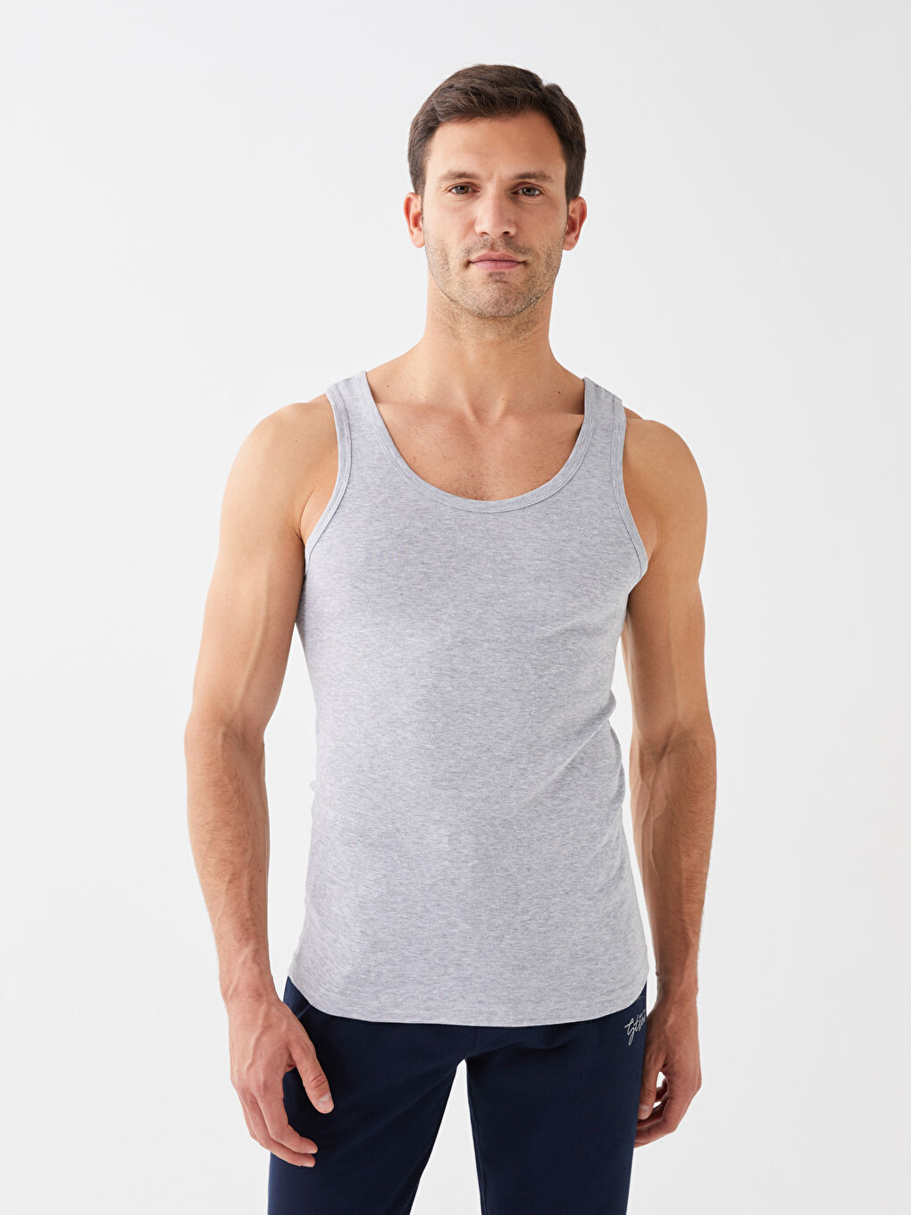 Мужская базовая хлопковая майка с U-образным вырезом в 2 упаковках