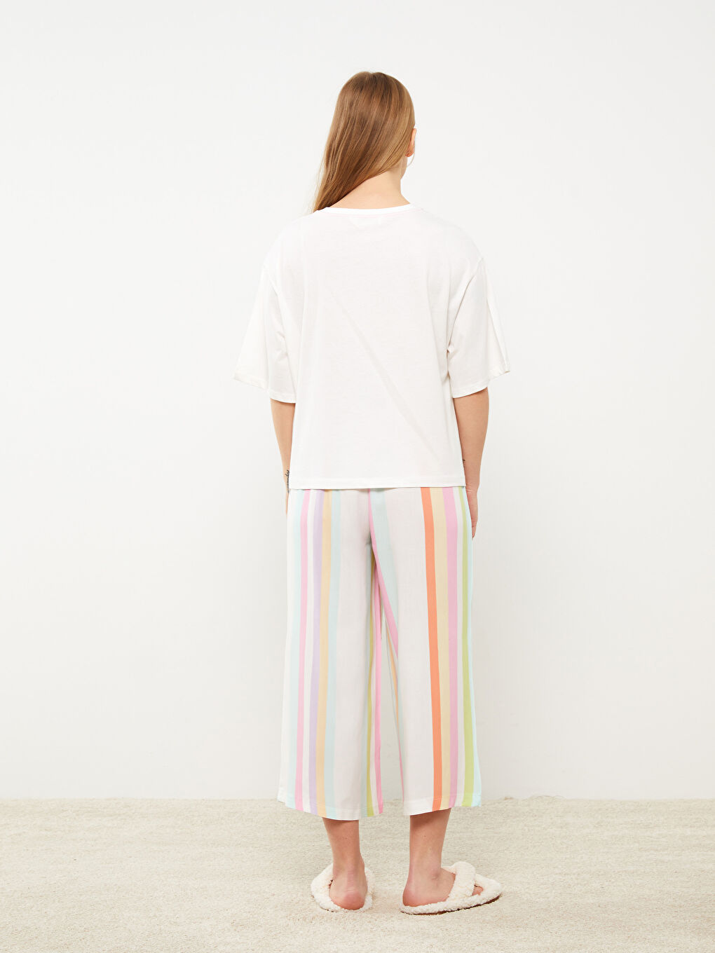 Karışık Bisiklet Yaka Baskılı Kısa Kollu Kadın Kaprili Pijama Takımı-5