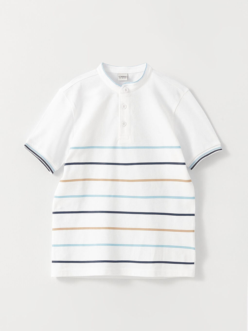 Beyaz Hakim Yaka Çizgili Kısa Kollu Erkek Çocuk Tişört