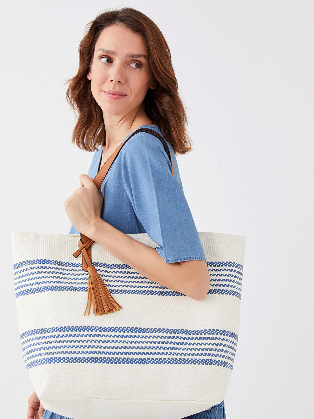 حقيبة كتف من القش مخططة للسيدات-1