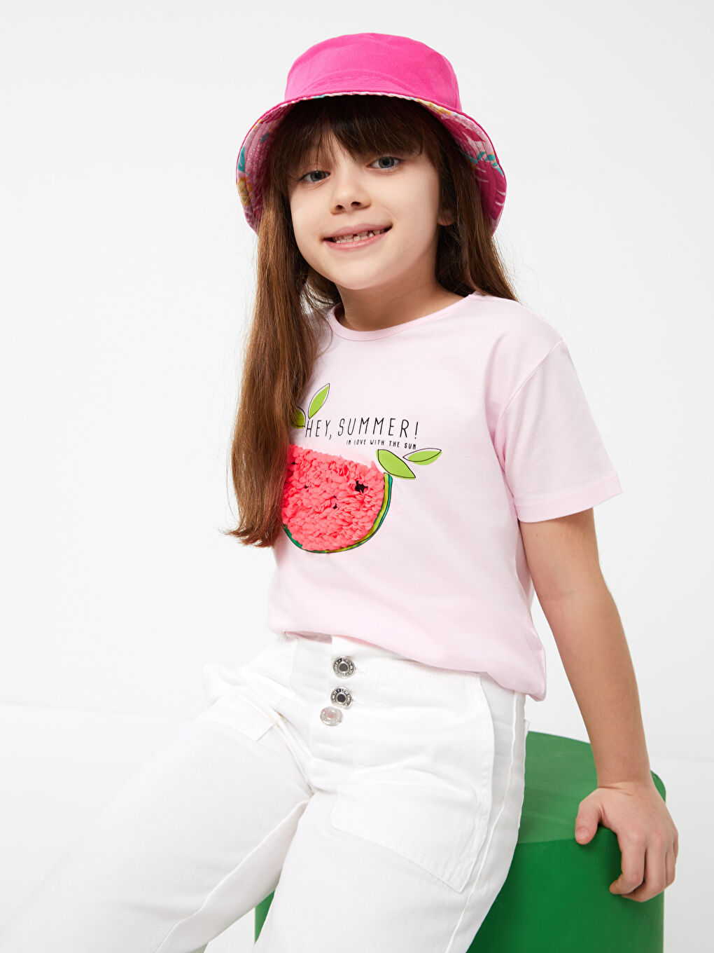 қыздарға арналған дөңгелек жағалы принтті қысқа жең футболка