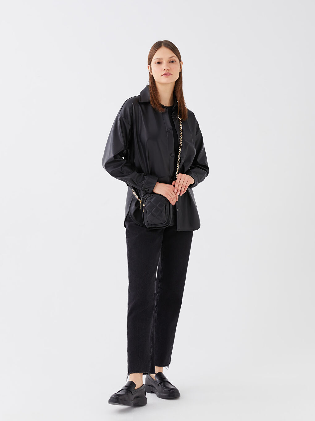 Siyah Deri Görünümlü Kapitoneli Kadın Telefon Çantası-2