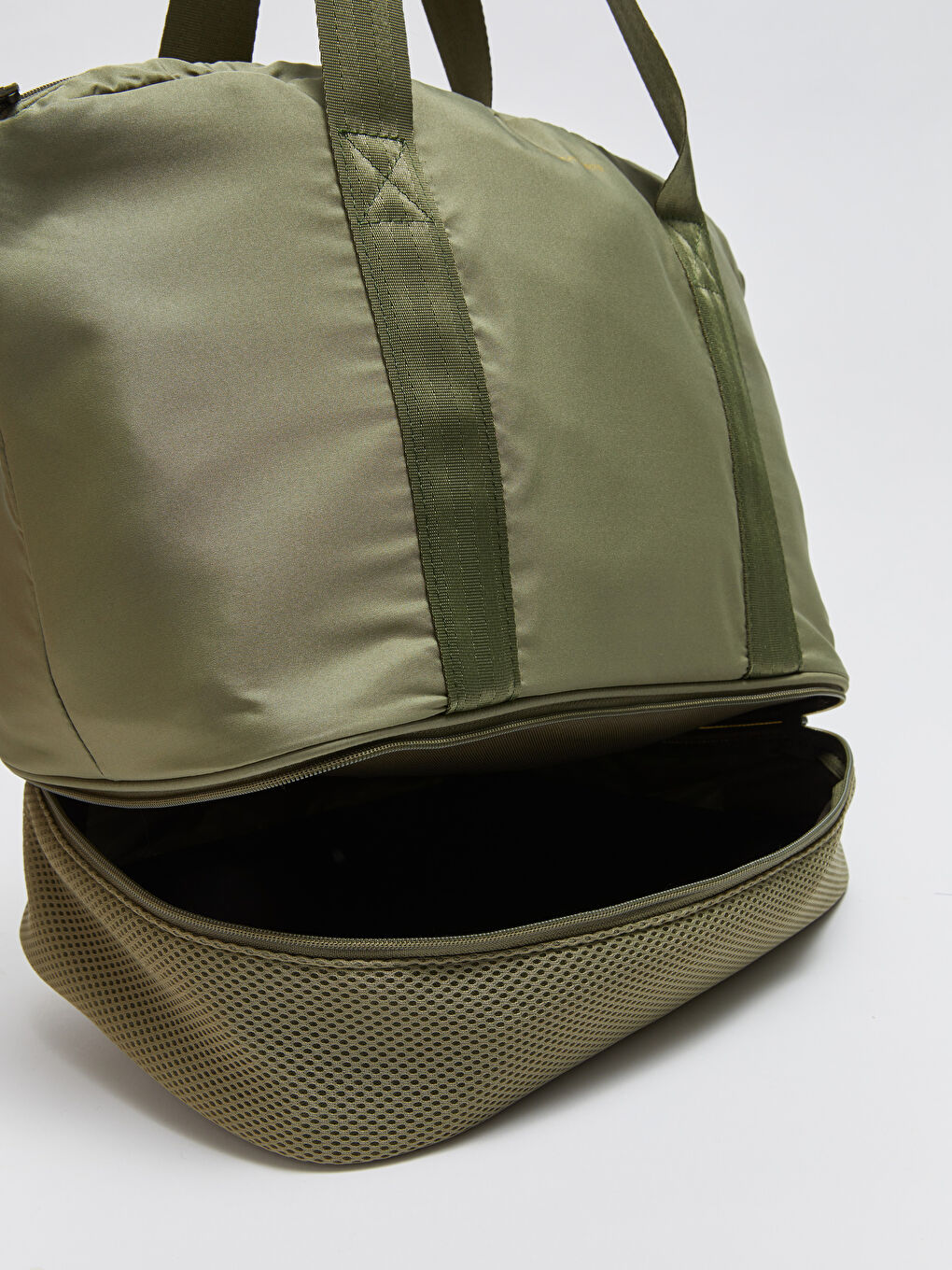 Geantă Sport pentru Femei din Material pentru Parașute-5