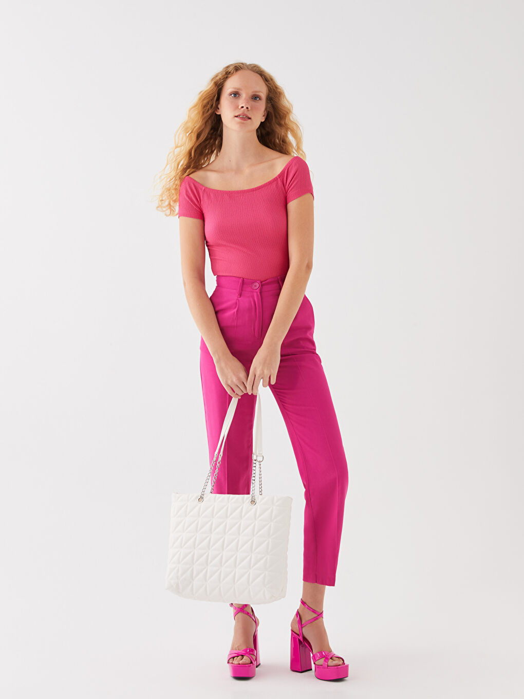 Beyaz Deri Görünümlü Kapitoneli Kadın Omuz Çantası-2