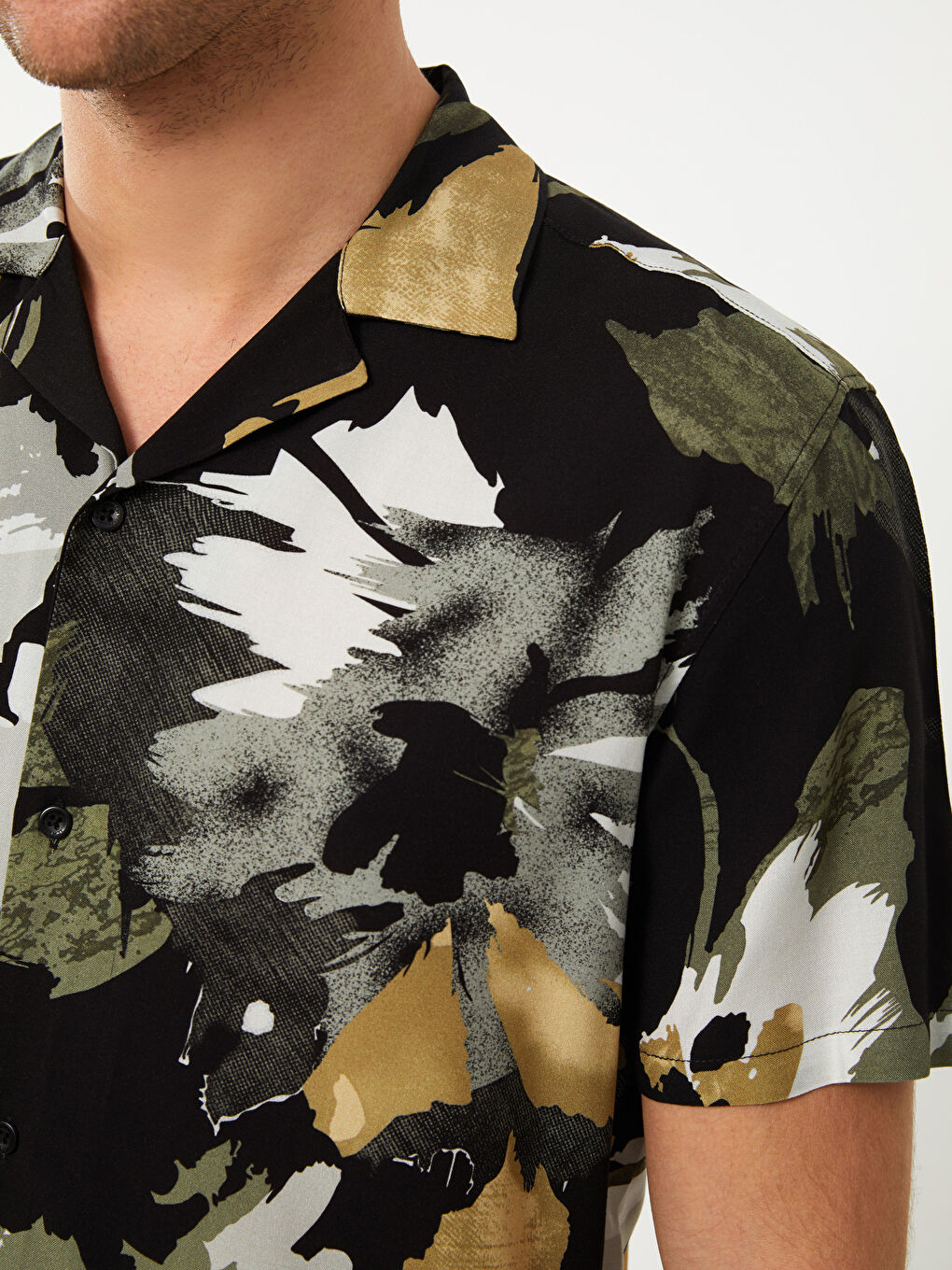 Siyah Regular Fit Kısa Kollu Desenli Erkek Gömlek-3