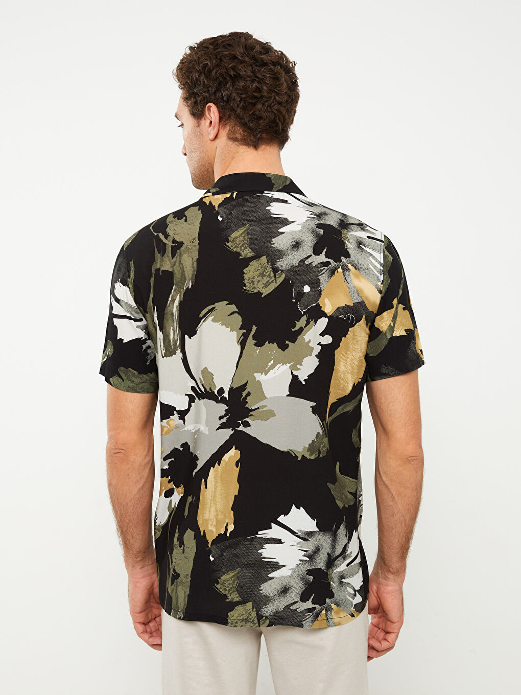 Siyah Regular Fit Kısa Kollu Desenli Erkek Gömlek-4