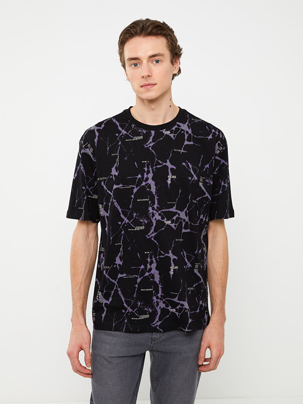 Siyah Bisiklet Yaka Kısa Kollu Desenli Penye Erkek Tişört-1