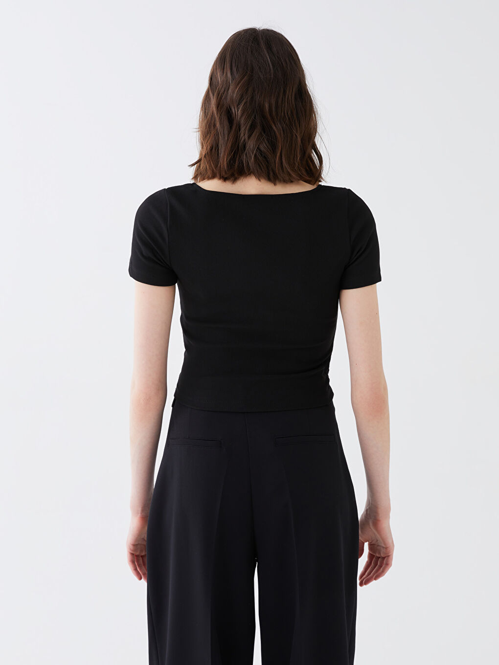 Женская футболка с квадратным воротником, прямым кроем и коротким рукавом-4