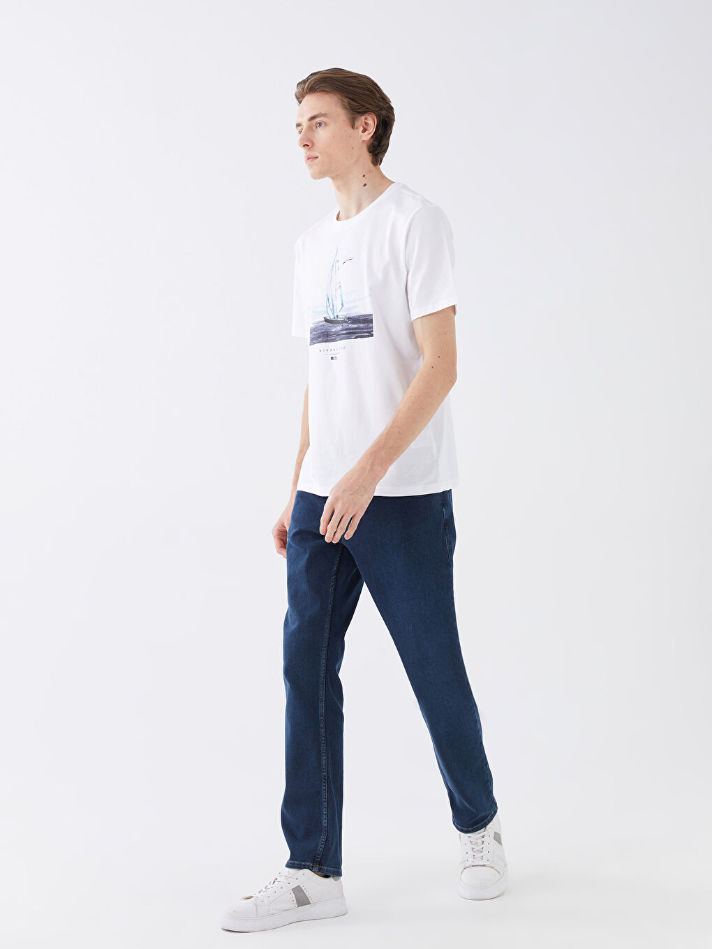 Beyaz Bisiklet Yaka Kısa Kollu Baskılı Penye Erkek Tişört-2