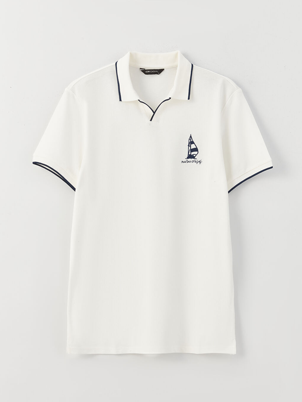 تي شيرت ياقة بولو كم قصير مطرز للرجال-5