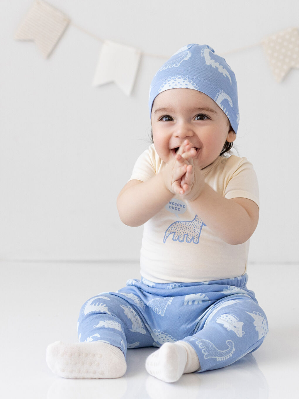 Crew Neck Short Sleeve Printed Baby Boy 3-Piece Suit