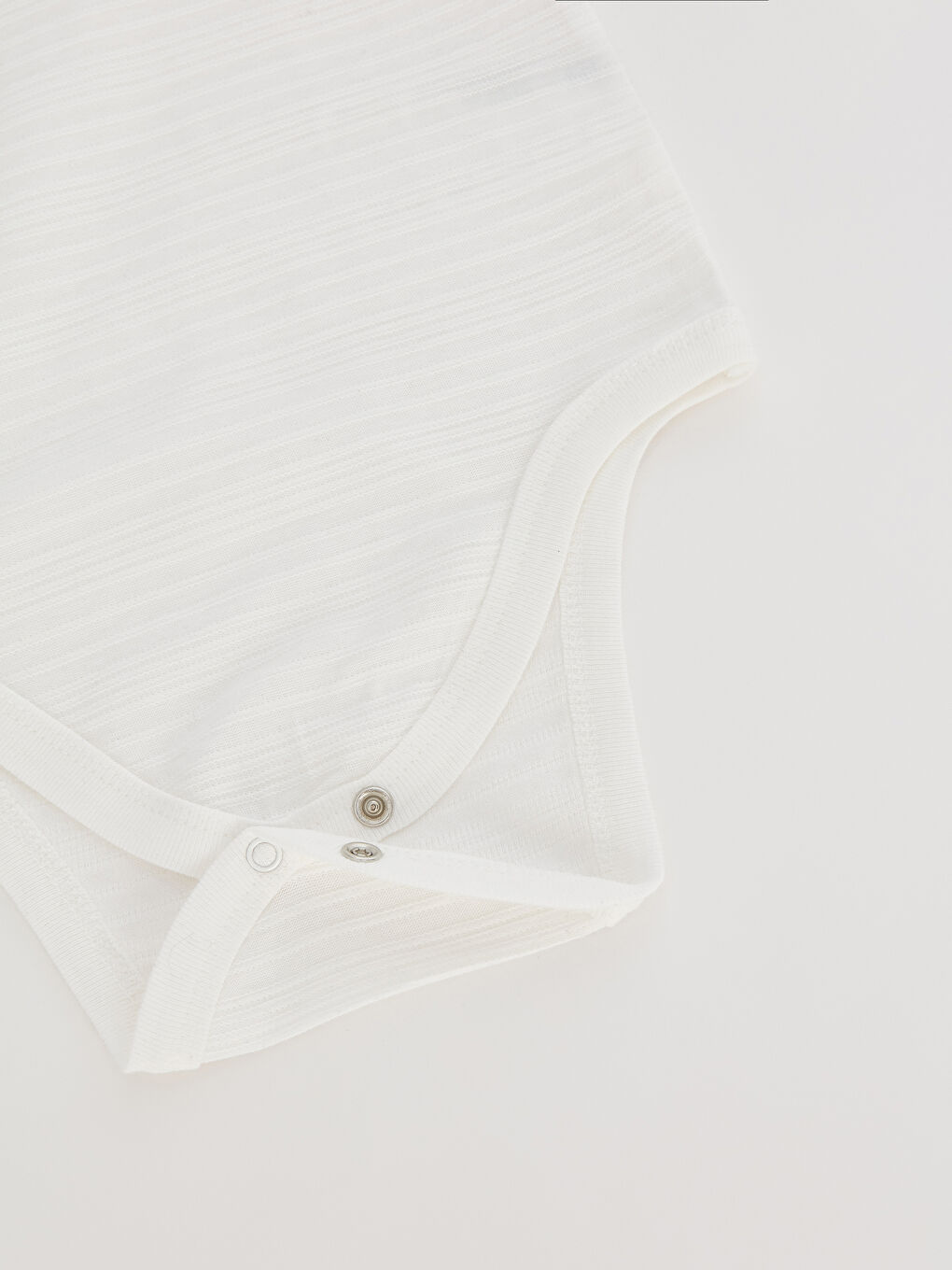 LCW baby Ekru Bisiklet Yaka Kısa Kollu Basic Erkek Bebek Çıtçıtlı Bodysuit - 2