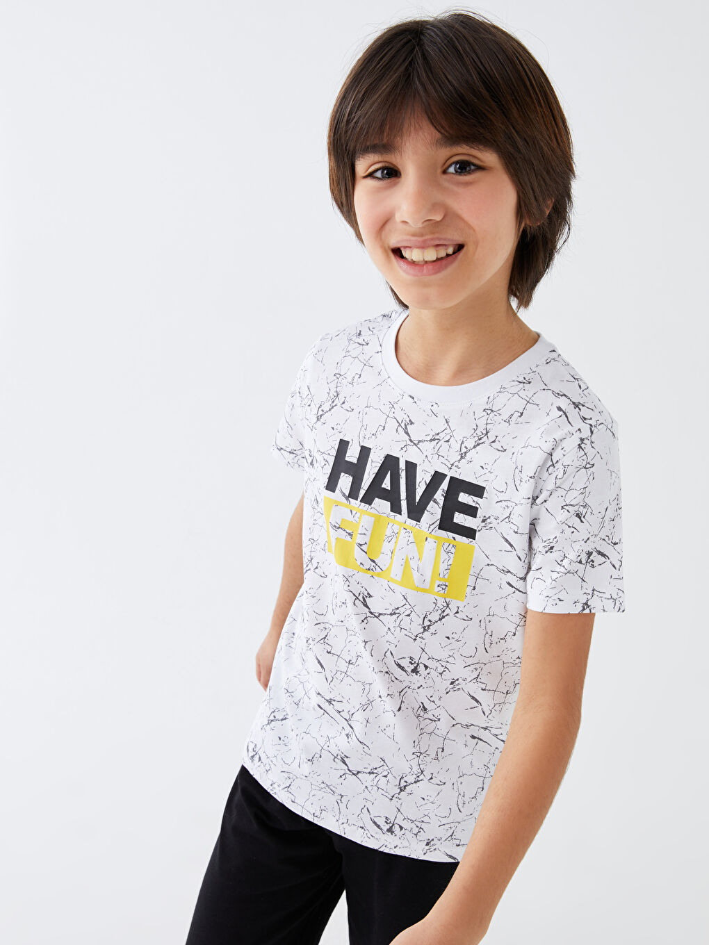 Beyaz Bisiklet Yaka Baskılı Kısa Kollu Erkek Çocuk Şortlu Pijama Takımı-1