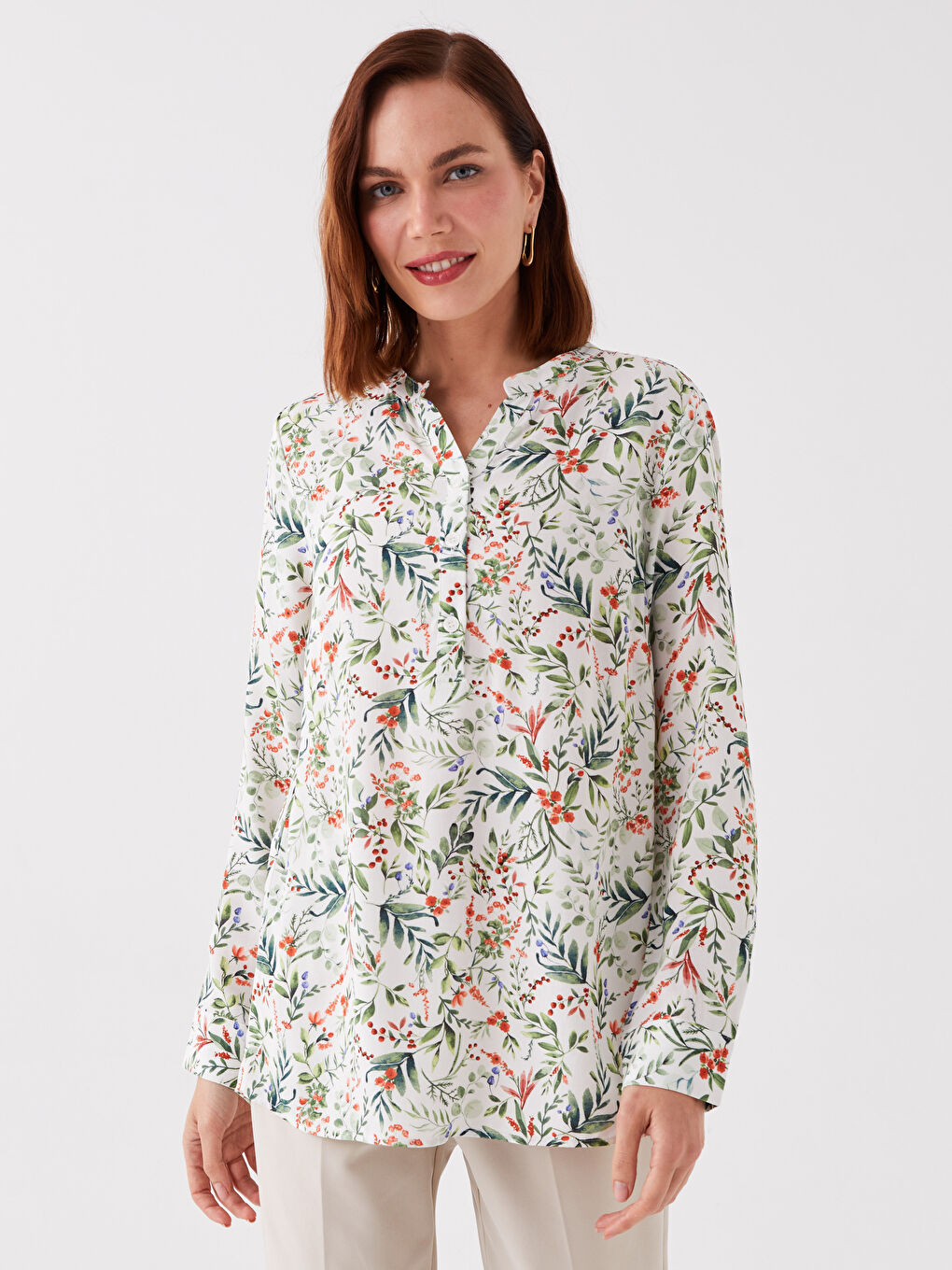 بلوزة كم طويل مزهر بياقة بشق للسيدات-1