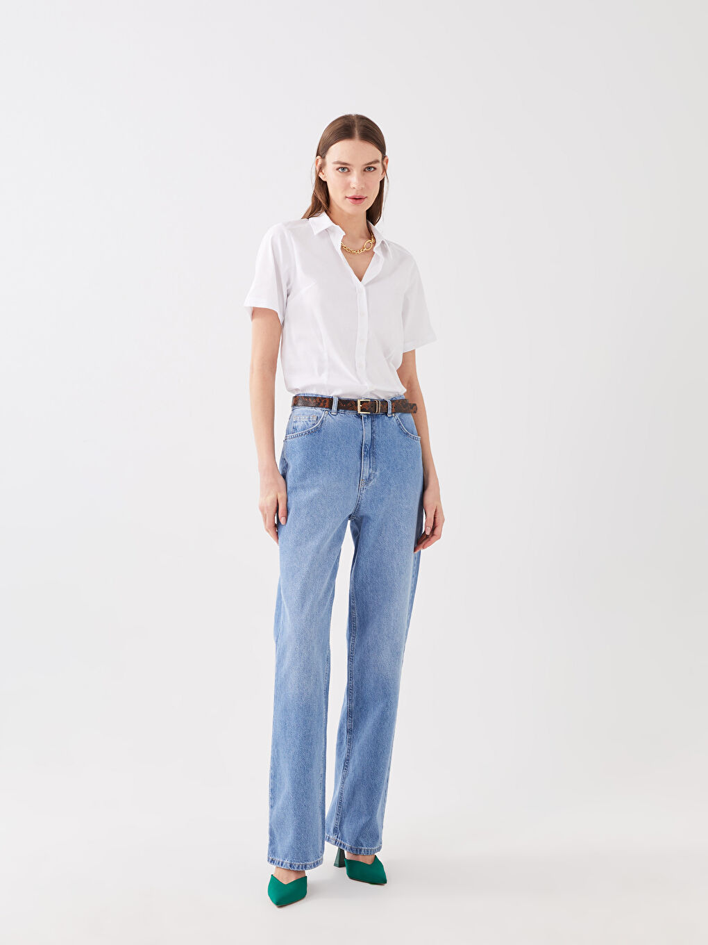 Beyaz Önden Düğmeli Kısa Kollu Kadın Poplin Gömlek-2