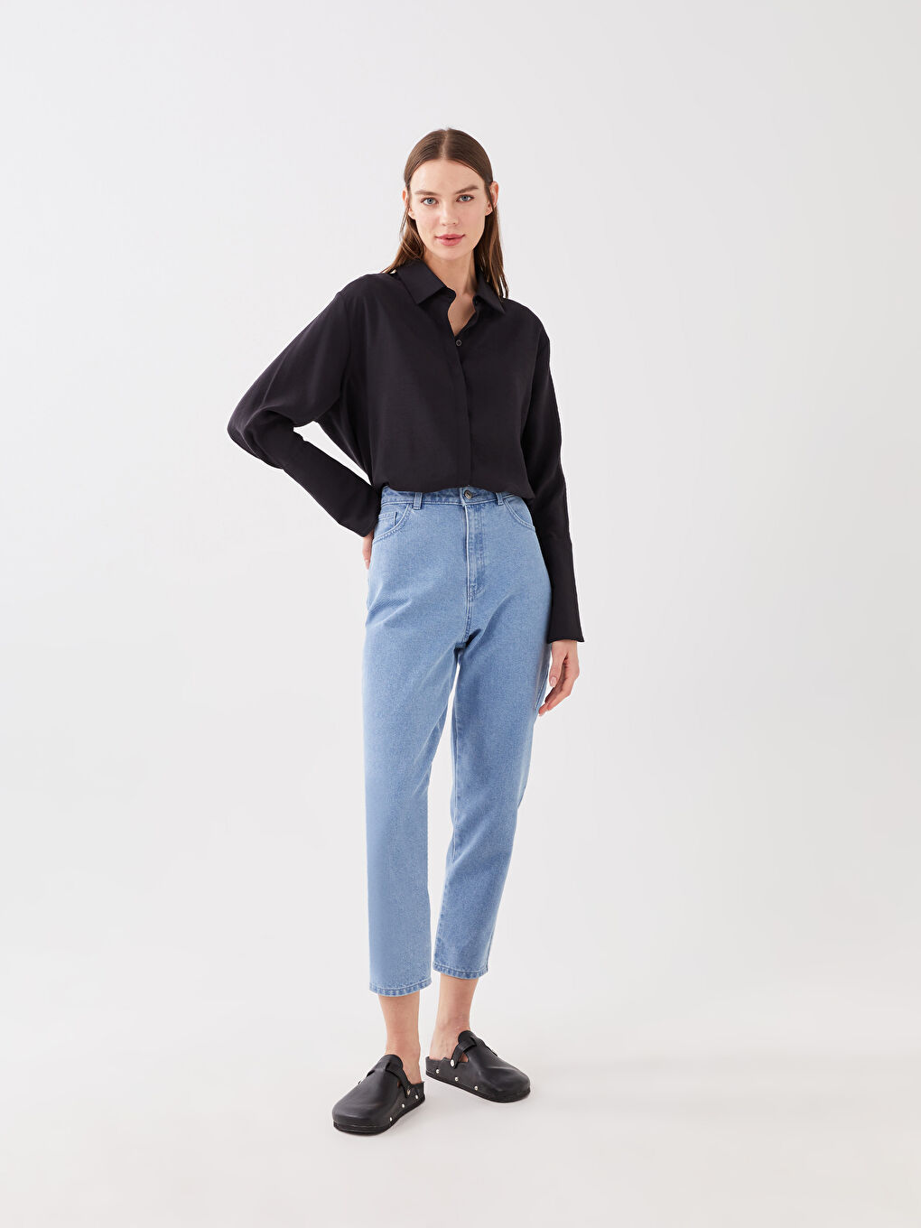 Джинсы Mom Fit с высокой посадкой для женщин